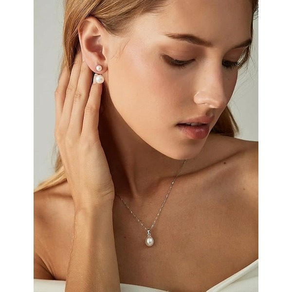 Teardrop Pearl Pendant Necklace