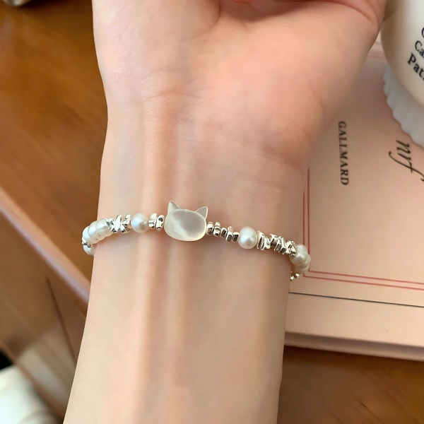 Cat Pearl Chip Bracelet