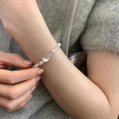 Cat Pearl Chip Bracelet