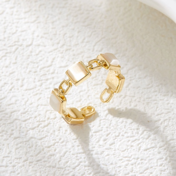 Square Shell Chain Link Ring