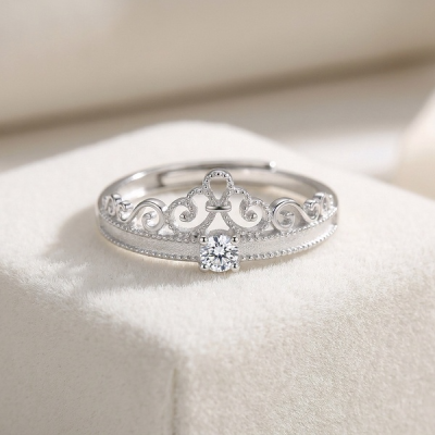 Vintage Crown Diamond Ring