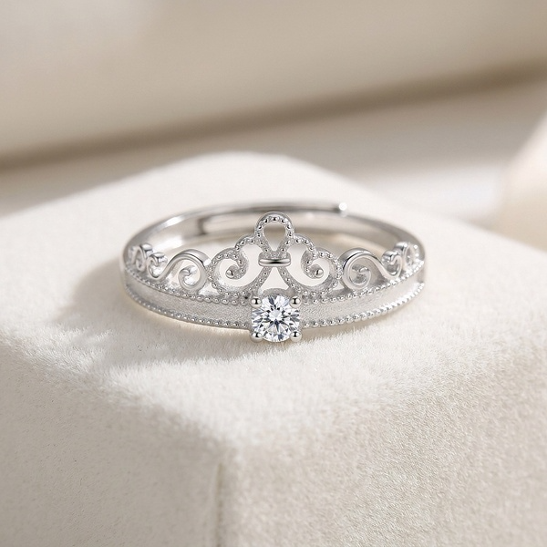 Vintage Crown Diamond Ring