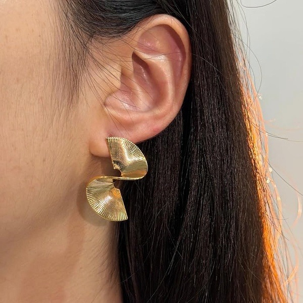 Twisted Fan Gold Earrings
