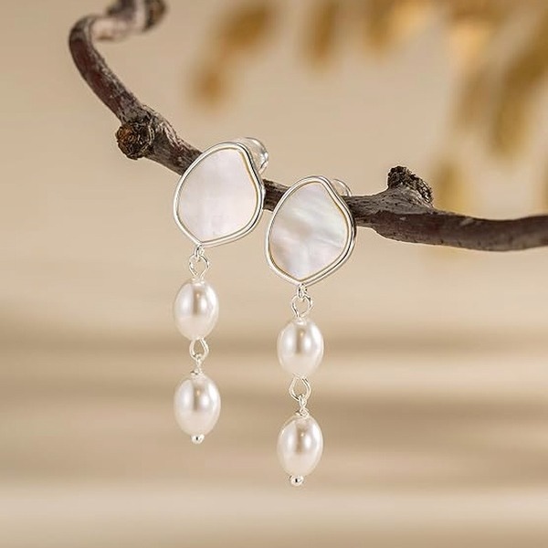 Shell Pearl Dangle Earrings