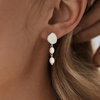 Shell Pearl Dangle Earrings