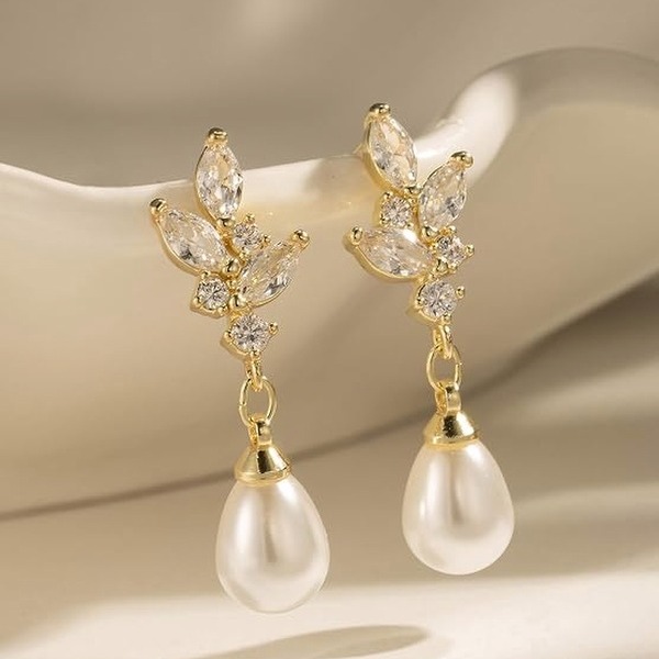 Leaf Crystal Pearl Earrings