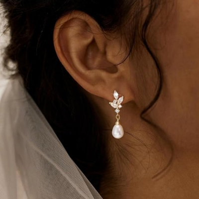 Leaf Crystal Pearl Earrings