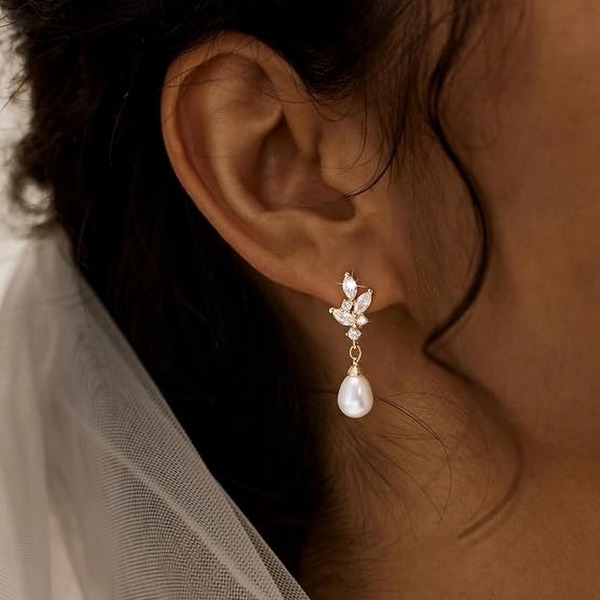 Leaf Crystal Pearl Earrings
